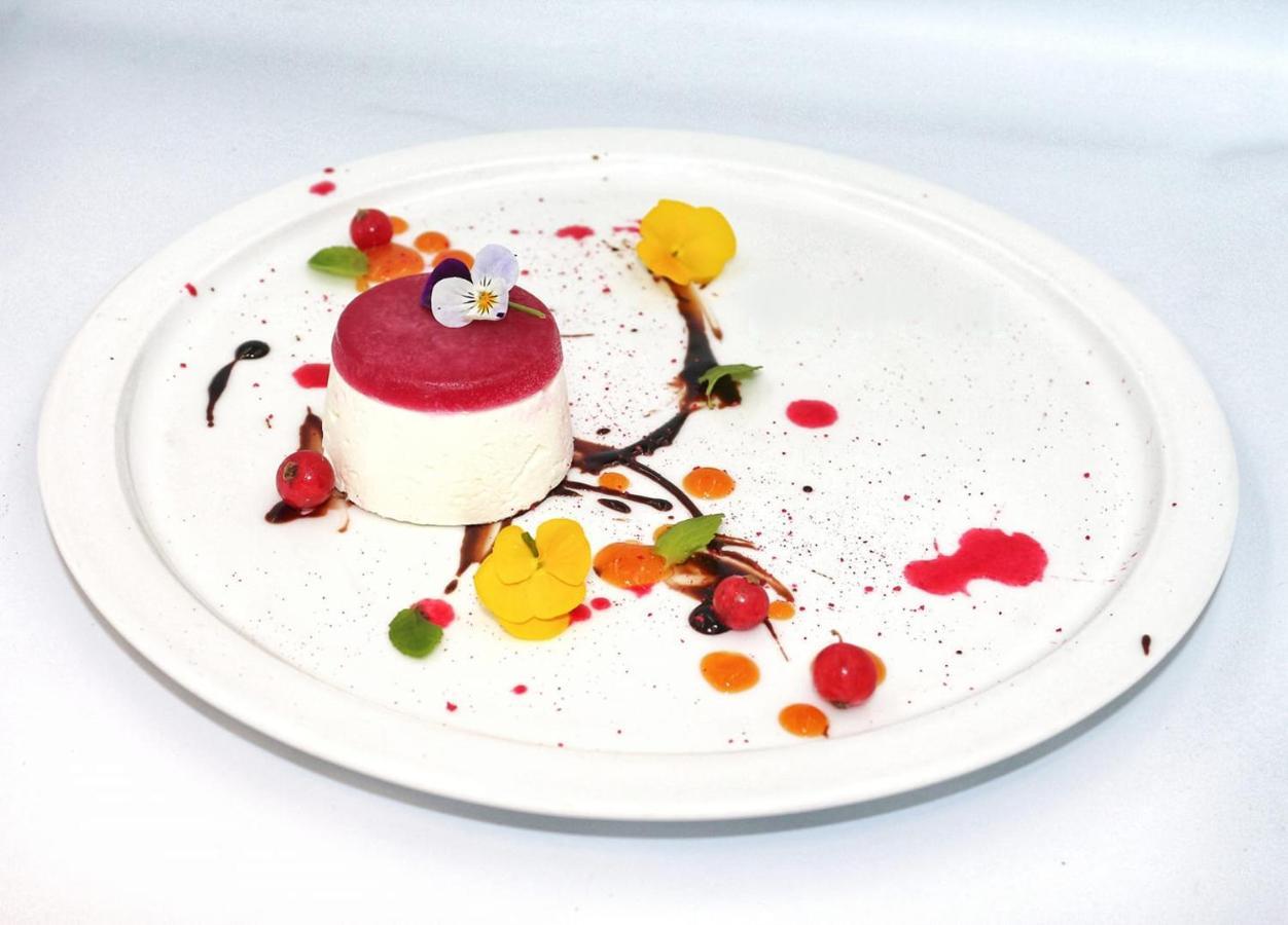 Logis Hotel Restaurant Le Clos Fleuri Кастельнодарі Екстер'єр фото