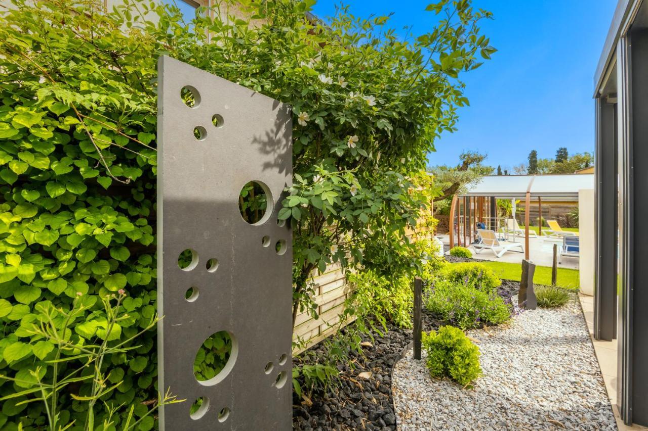 Logis Hotel Restaurant Le Clos Fleuri Кастельнодарі Екстер'єр фото