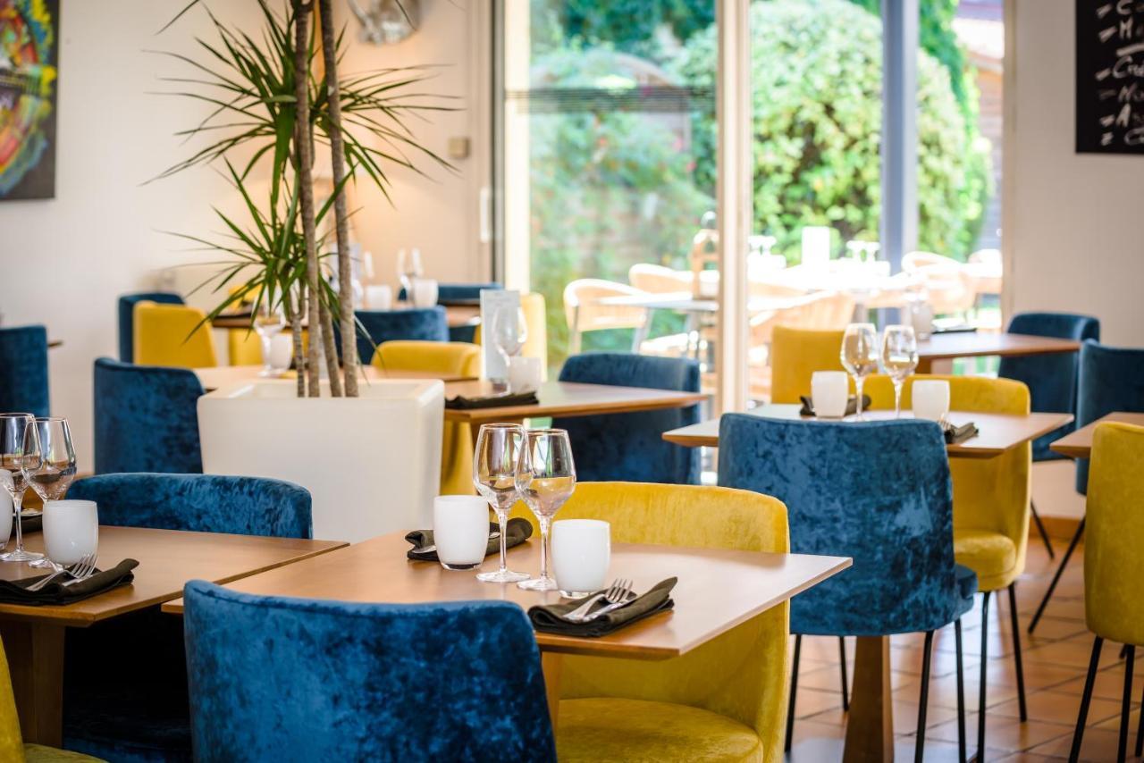 Logis Hotel Restaurant Le Clos Fleuri Кастельнодарі Екстер'єр фото